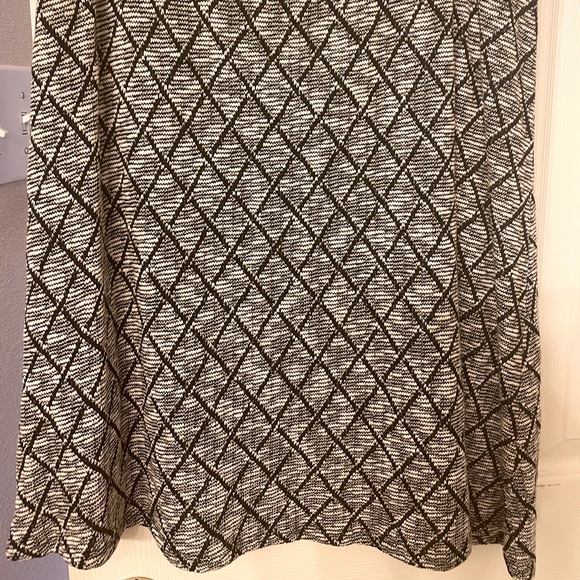 Margaret M skirt in black and cream - Picture 3 of 3